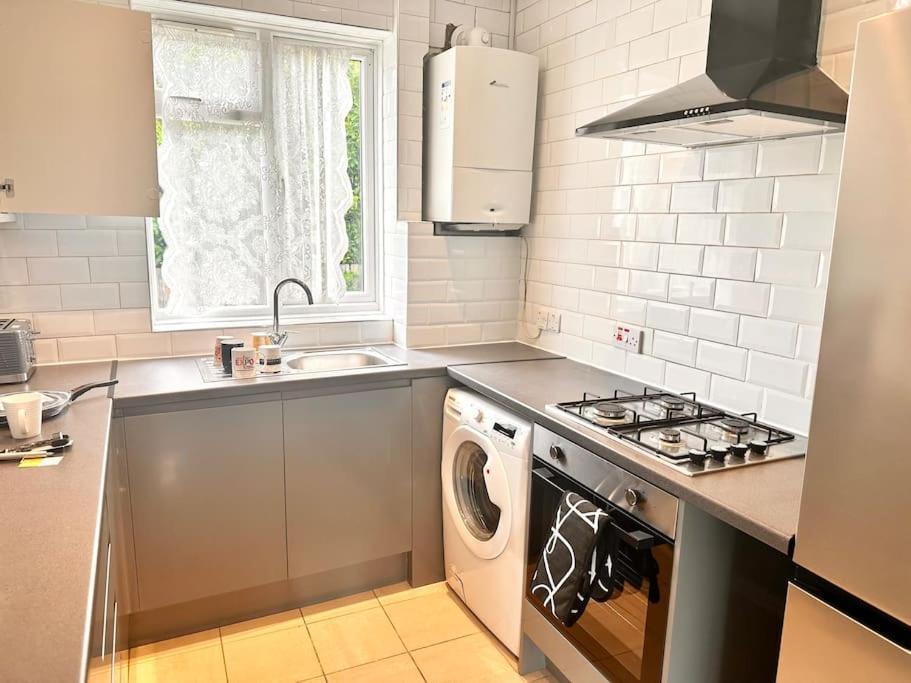 5 Bed Property In Se12 Londres Exterior foto
